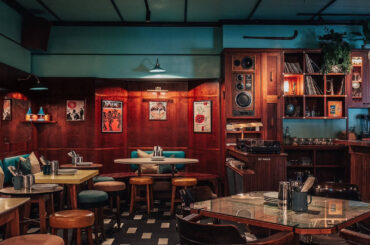 When Psychology Drives Performance: The Digital Lessons Hidden in Dishoom's Dice Strategy